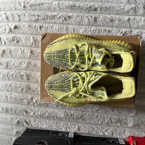 Yeezy lime color size  7.5